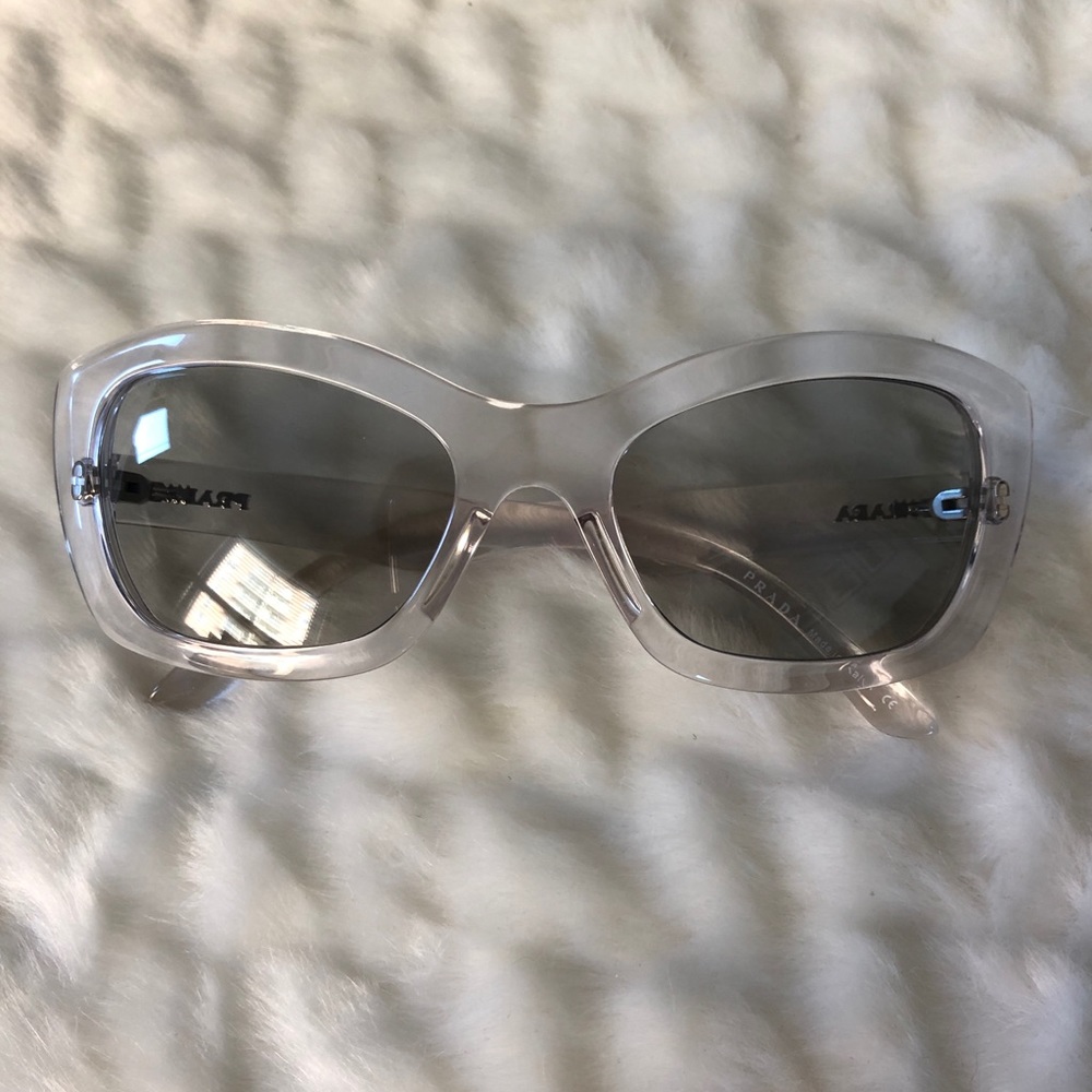 Prada lucite sunnies 😎